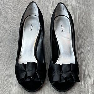 Apt. 9 Tailee Black Satin Open Toe High Heels (Size 6.5)